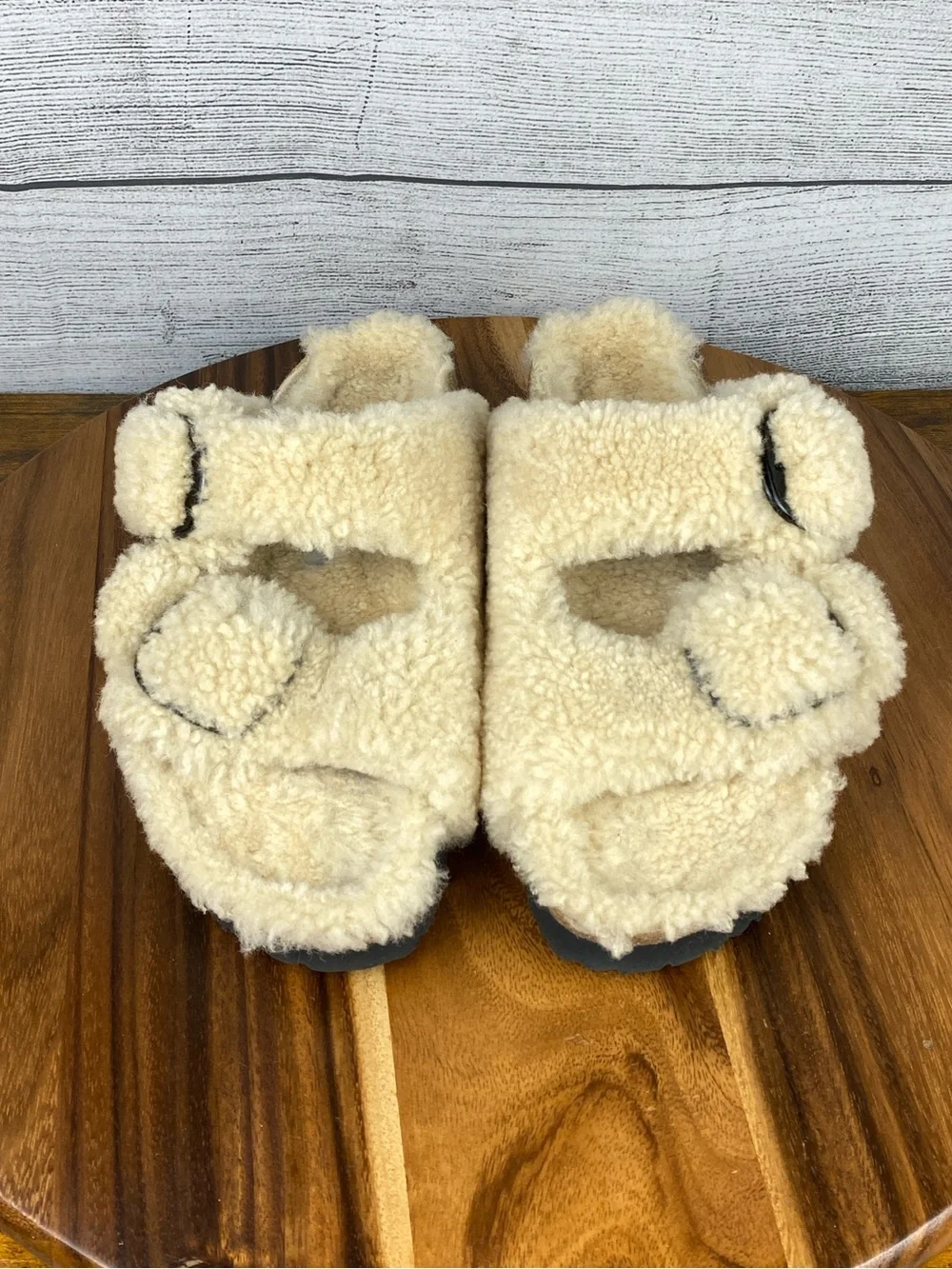 BIRKENSTOCK Papillio Arizona Big Buckle Teddy Sandals Eggshell Women’s Size 8